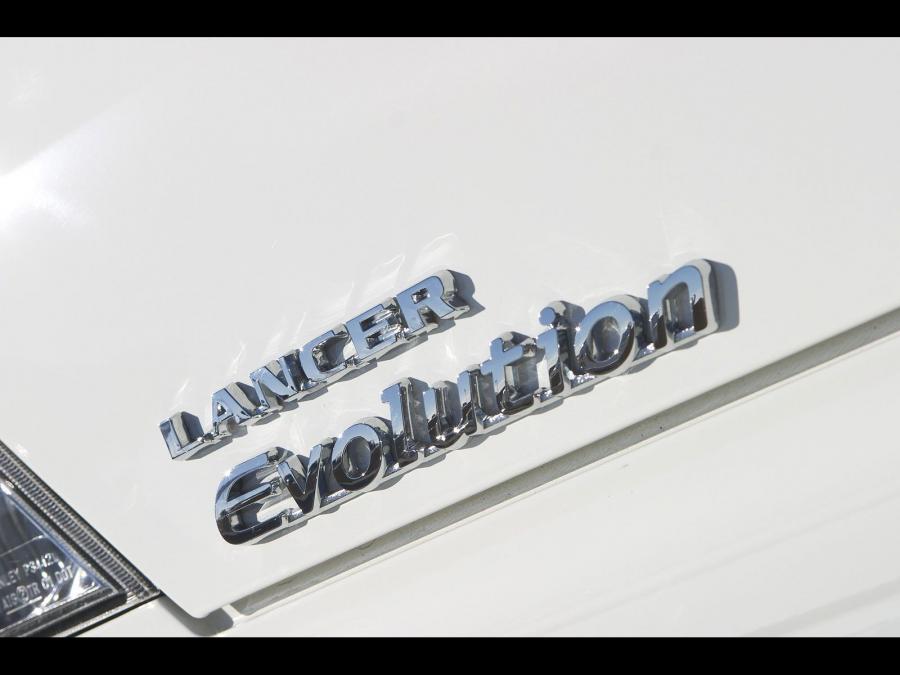  Mitsubishi Lancer Evolution RS 2004 года  (фото 11 из 20)